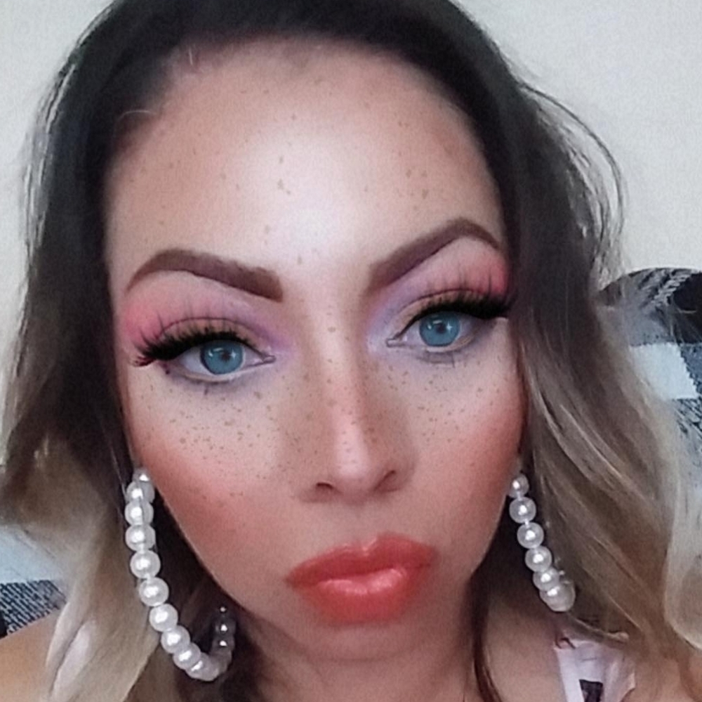 Meet your Posher, Daina